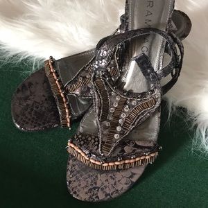 Wedge beaded wedge sandal 💃🏽💃🏽